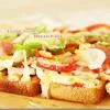 Bày trí ra đĩa là có ngay món pizza bánh mì gối thơm ngon, bổ dưỡng.