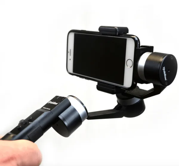 Sforum - Trang thông tin công nghệ mới nhất iStabilizer-Gimbal-Smartphone-Video-Stabilizer-1-600x558 8 mẹo nhỏ cực hữu ích sẽ giúp bạn quay video đẹp chỉ với điện thoại 