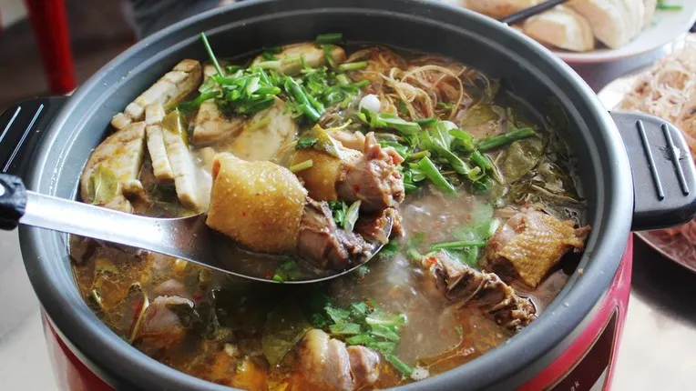 Noi Lau Ga Nau Voi La Giang Ngon Mieng Hap Dan Tro