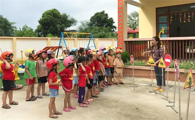 An toàn giao thông cho trẻ - Trách nhiệm từ người lớn (bài 3) : Bảo vệ trẻ bằng môi trường an toàn