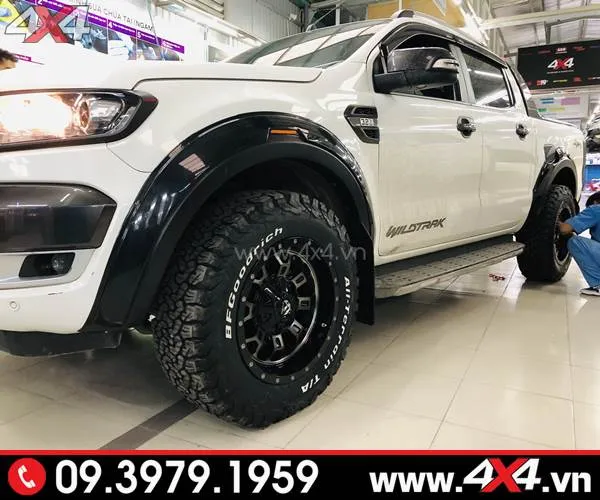 Lốp xe bán tải: Chiếc Ford Ranger màu trắng lên mâm lốp BF goodrich AT đẹp và đẳng cấp