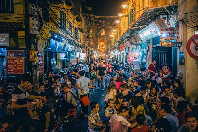 Lương bao nhiêu thì đủ sống ở Hà Nội? - câu hỏi muôn thuở lại thêm một lần khiến dân công sở bàn tán xôn xao - Ảnh 2.