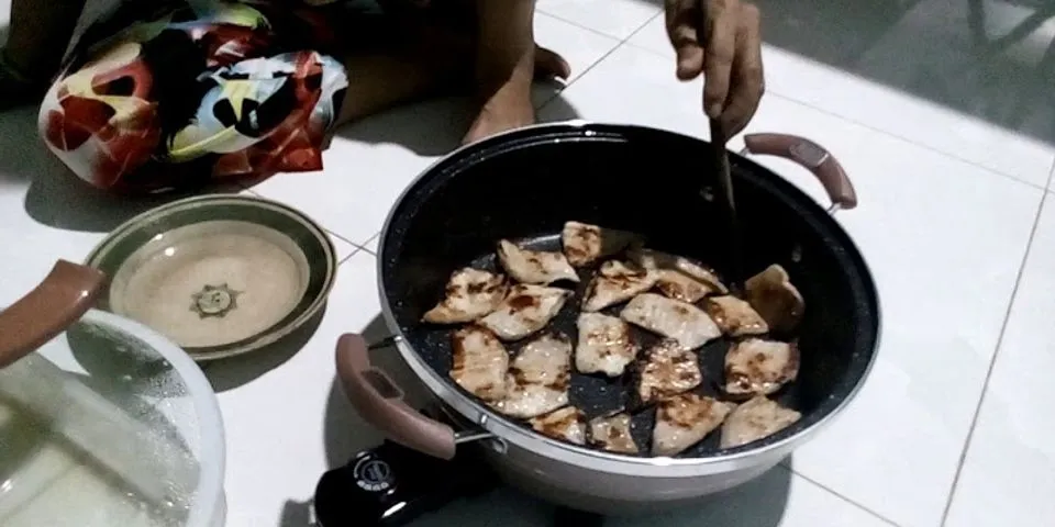 Nướng thịt bằng nồi lẩu điện